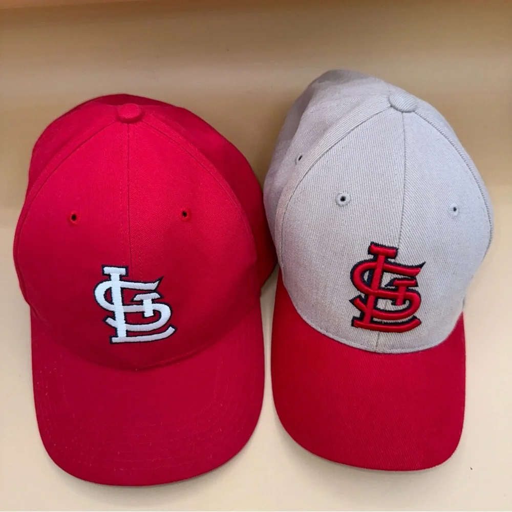 Two St. Louis Cardinals Red/White, Taupe/Red Baseball Caps, MLB,‎ EUC